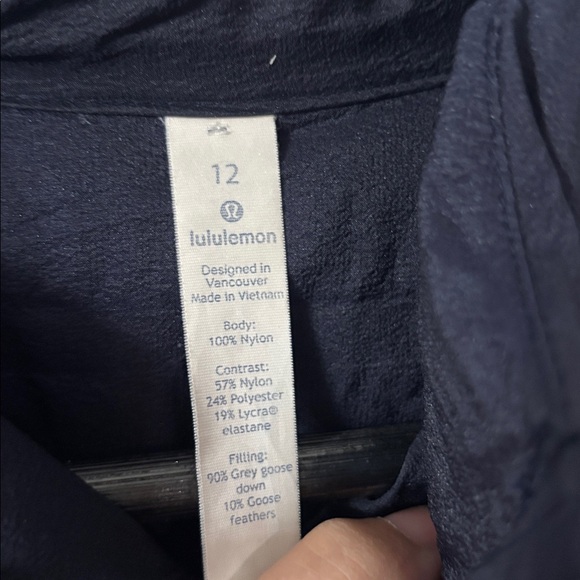 Lululemon Down & Around Jacket size 12 - Picture 10 of 14